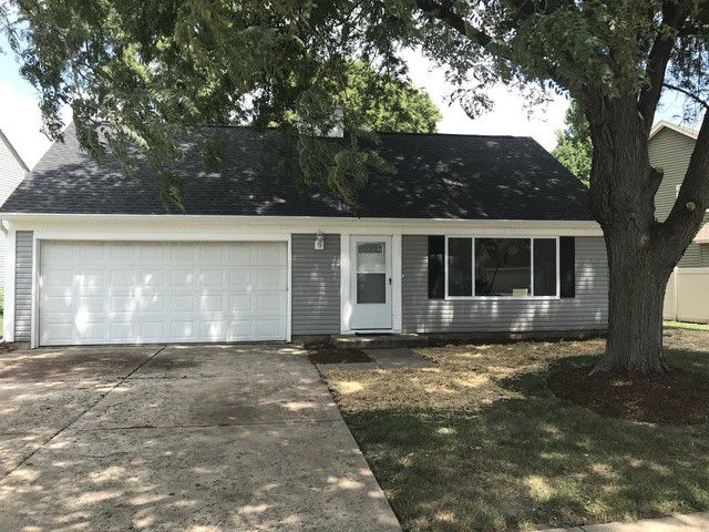 3 bed 1 1/2 bath Single Family Home Available for Rent Naperville